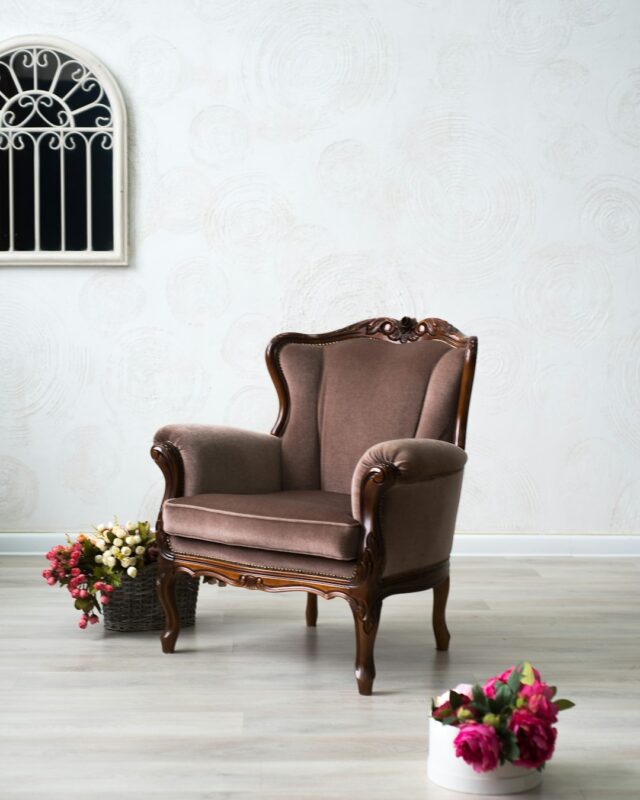 Armchairs & Benches